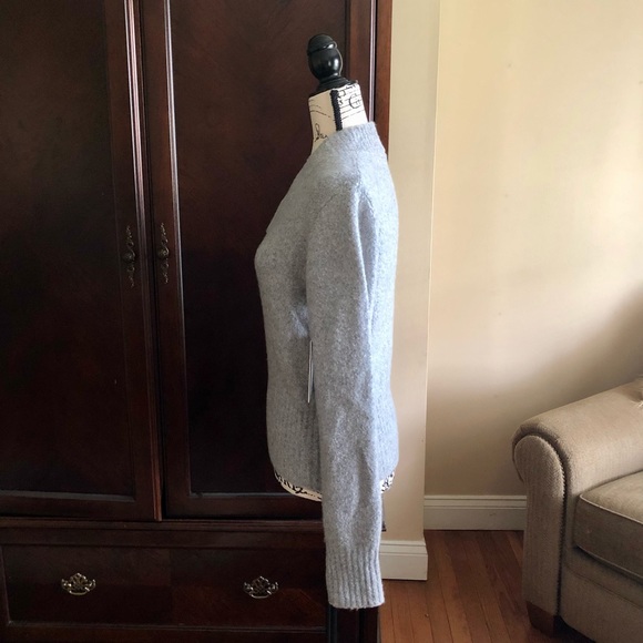 LEWIT—V-NECK SOFT, GRAY MERINO & CASHMERE BOUCLÉ SWEATER. SIZE MEDIUM & BNWT!! - Picture 8 of 13